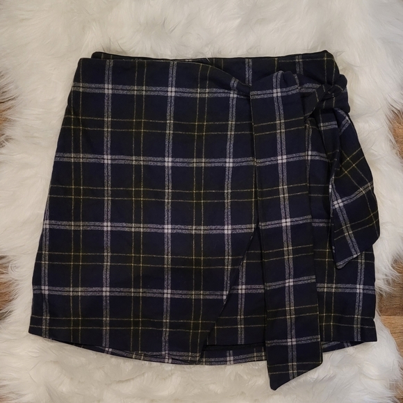 Aritzia Dresses & Skirts - ARITZIA Wilfred Plaid Flannel Mini Skirt